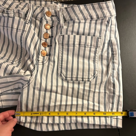 Judy Blue High Waisted White Navy Blue Stripe Shorts Rose Gold Buttons Size L - Picture 2 of 12